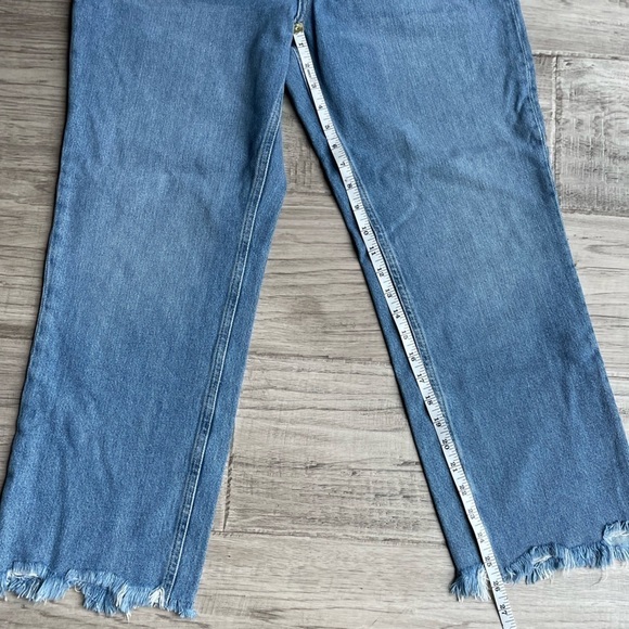 We The Free Oversized Wide Leg Jeans Frayed/Cropped Hem Medium Blue Cotton SZ 29 - Picture 11 of 13